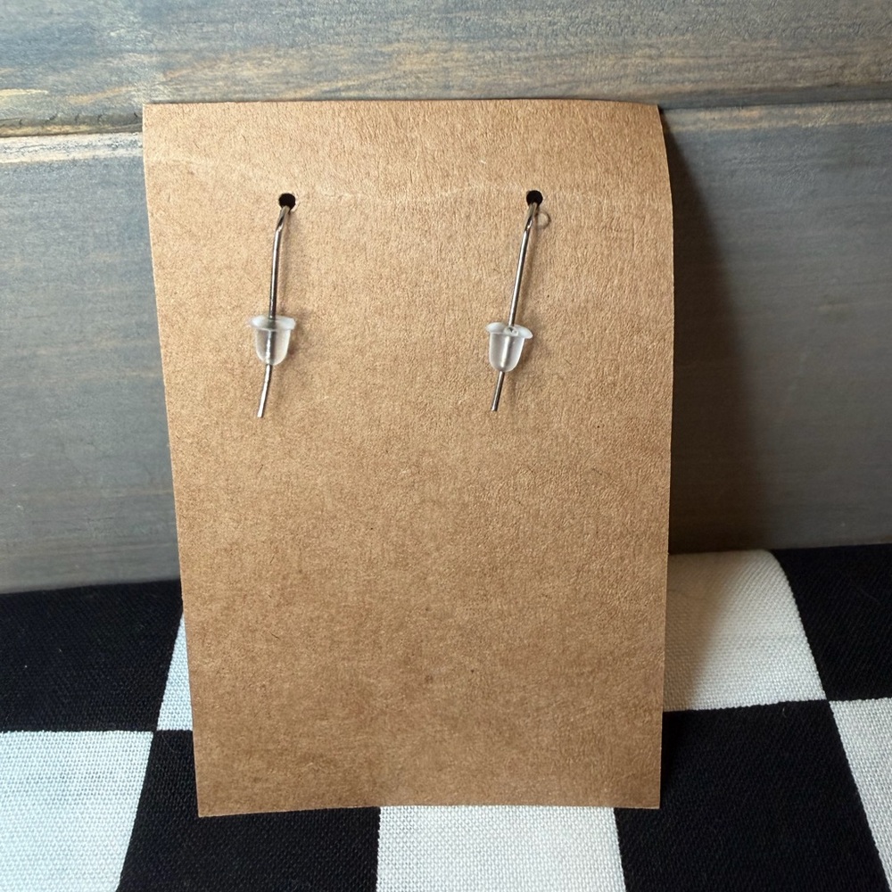 Heart Shaped Dangle Earrings - Picture 4 of 4